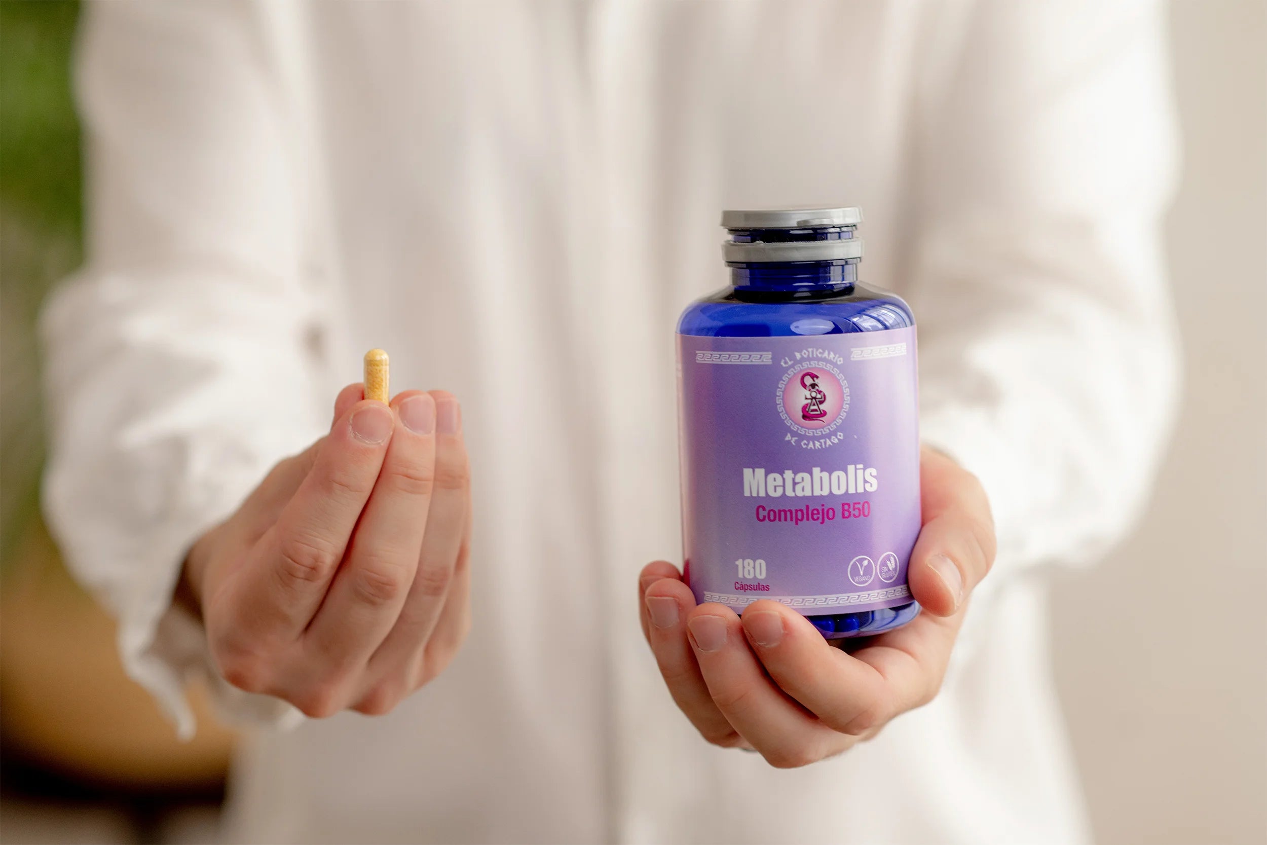 Cargar video: Vídeo explicativo sobre los beneficios de las vitaminas y la enfermedad que se produce si ésta falta.