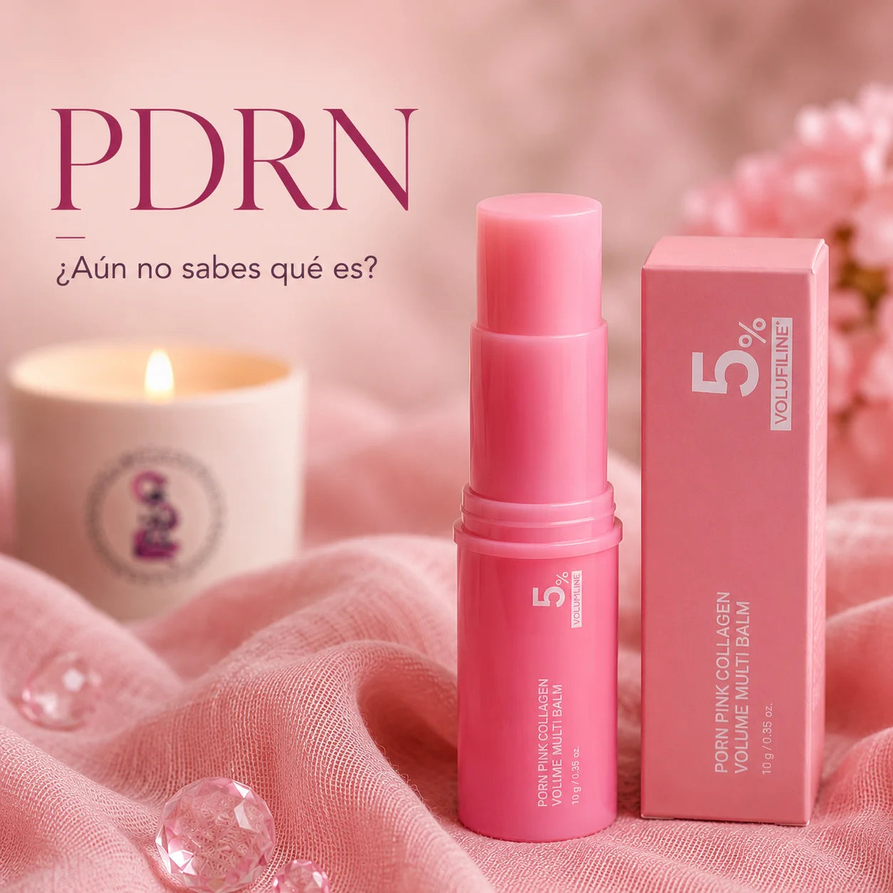 Bálsamo en stick Porn Pink Collagen Volume Multi Balm con 5% Volufiline y PDRN, color rosa, junto a su caja de presentación