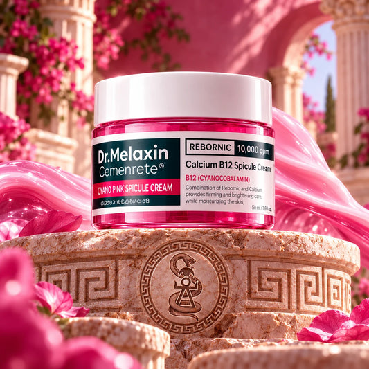 Tarro de Dr. Melaxin Calcium B12 Spicule Cream de 50 ml sobre un pedestal, rodeado de crema rosa y flores.